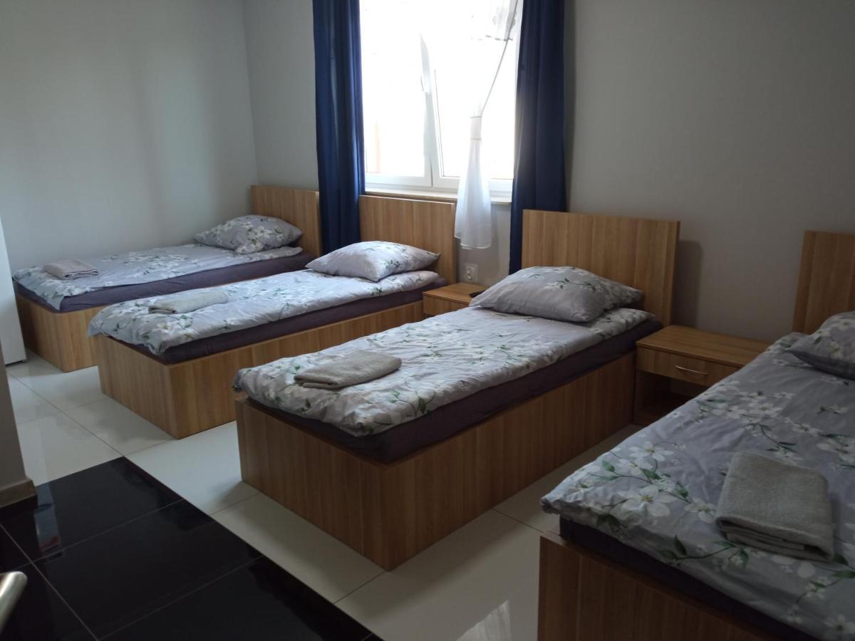 Albergue Czerwony Szafir Grodzisk Grodzisk Mazowiecki Exterior foto