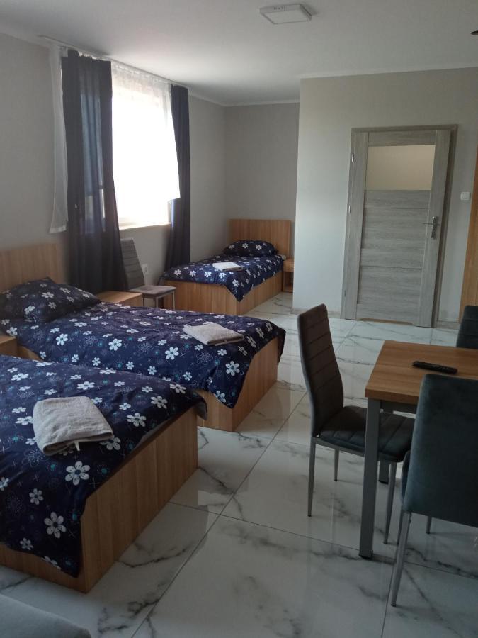 Albergue Czerwony Szafir Grodzisk Grodzisk Mazowiecki Exterior foto
